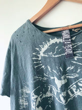Load image into Gallery viewer, Magnolia Pearl Freedom Soars Tee
